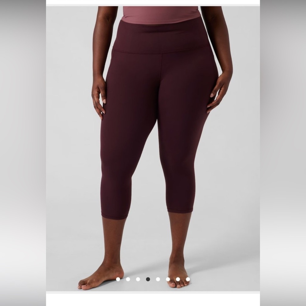 Maroon athleta cropped leggings